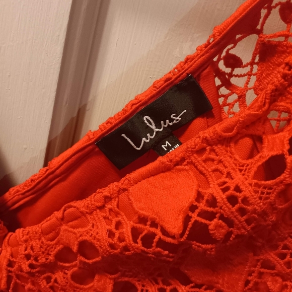 🤠Lulu's Red Lace V Neck Dress Size Medium - Picture 4 of 7